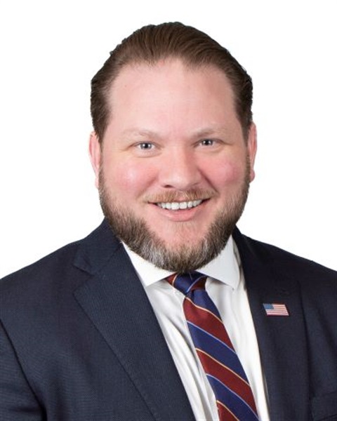 Headshot of Aron Newberry