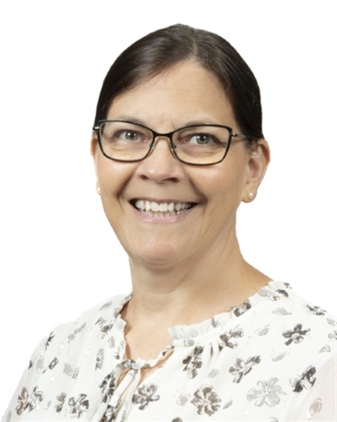 Headshot of Jennifer Trost